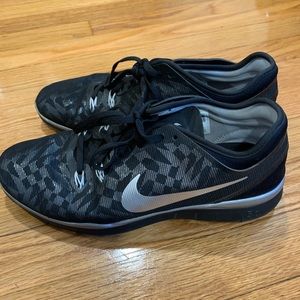 Like New Nike Sneakers